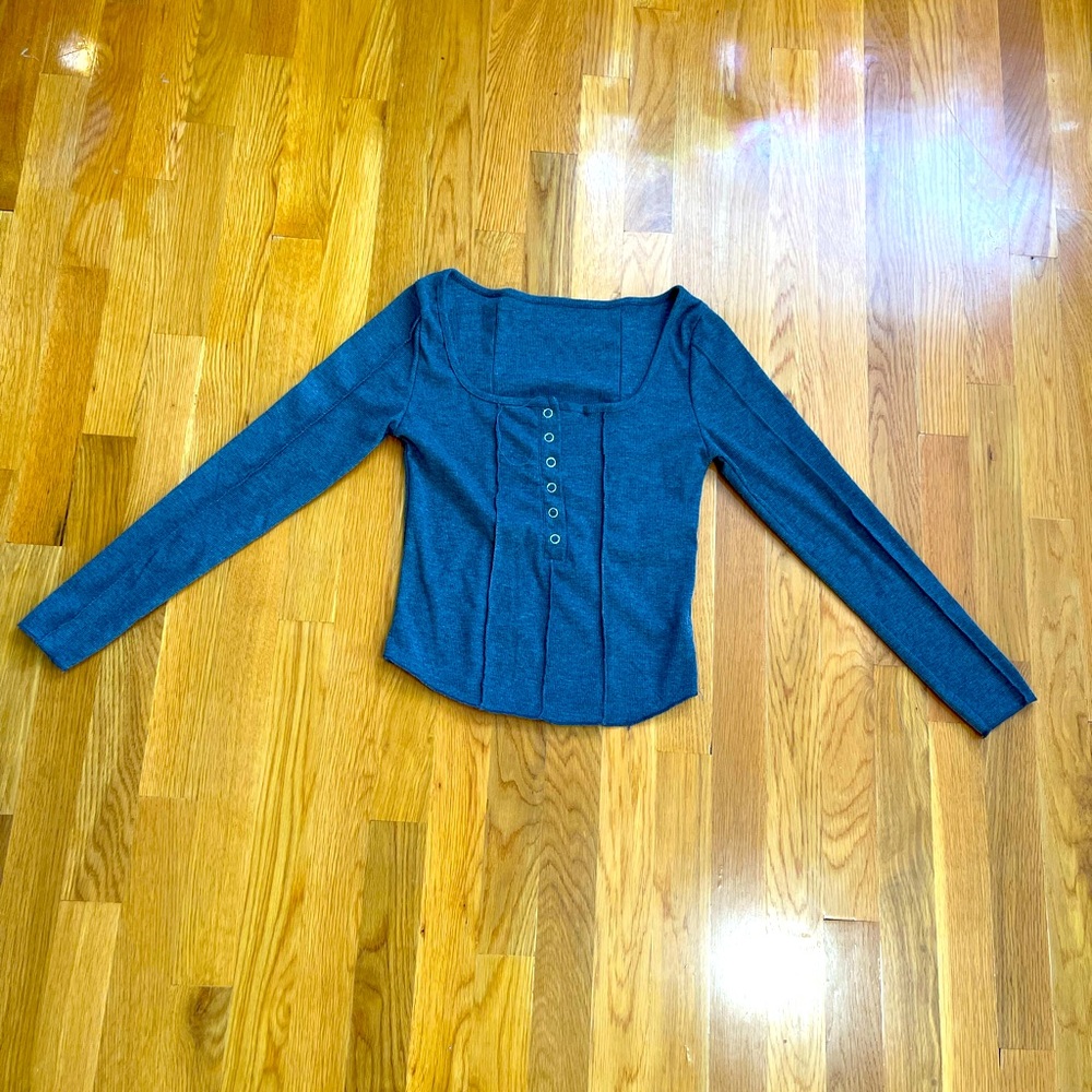 NWOT women top